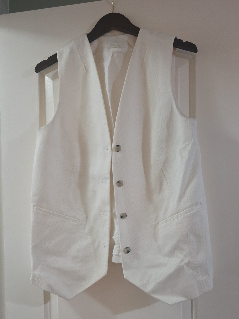 H&M White Sleeveless Vest